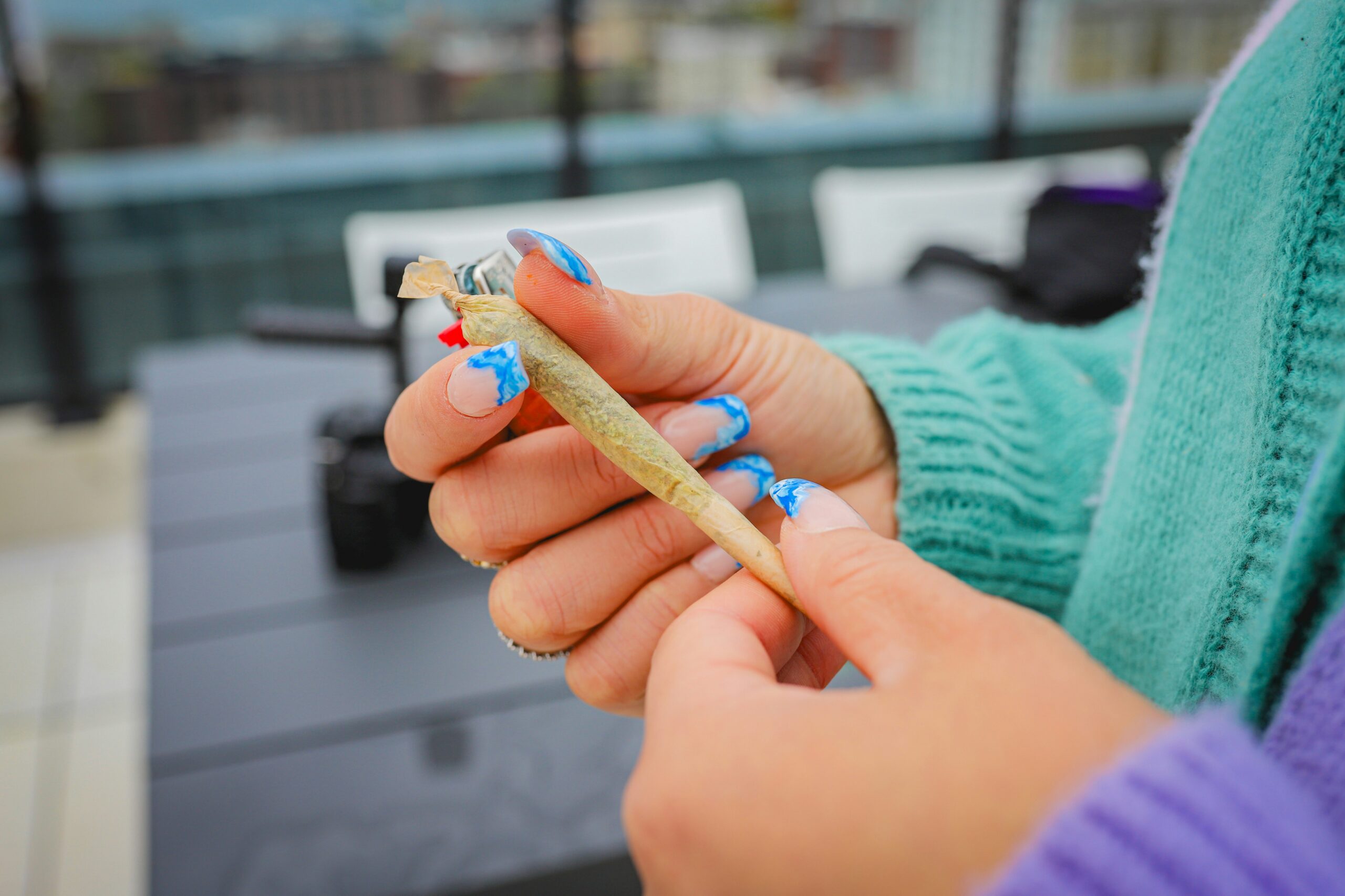 pre roll in woman hands
